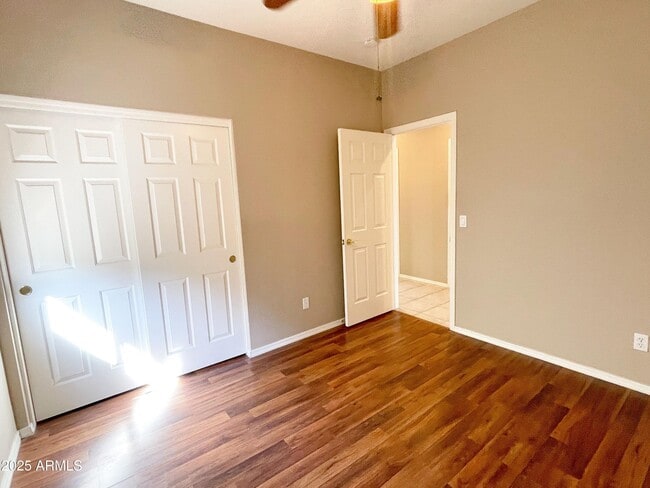 Building Photo - 2737 W Wayne Ln