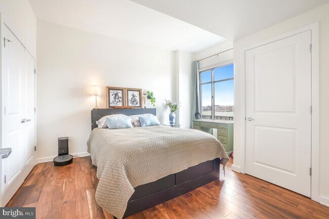 Building Photo - 475 K St NW