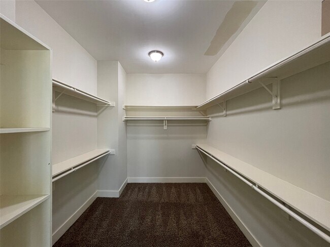 Building Photo - 5306 Eigel St