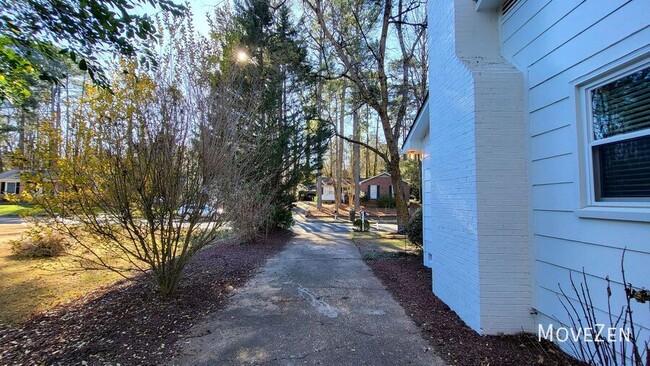 Building Photo - 6017 Whittier Dr