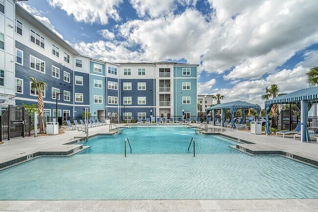 Building Photo - 918 Aventine Dr