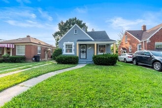 Building Photo - Beautiful Blue Bungalow