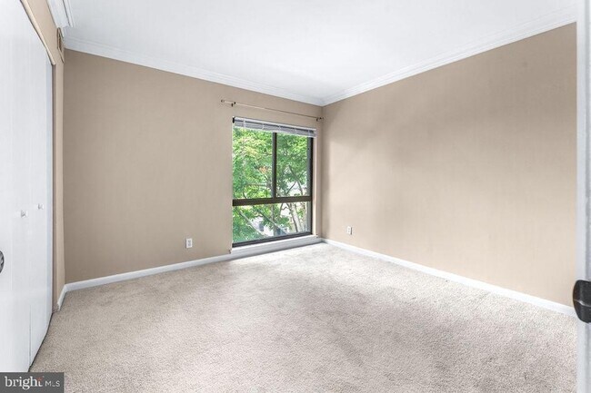 Building Photo - 6099 Majors Ln