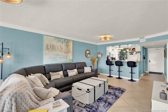 Building Photo - 10680 S Ocean Dr