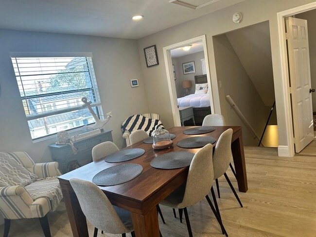 Building Photo - 244 Lexington Dr