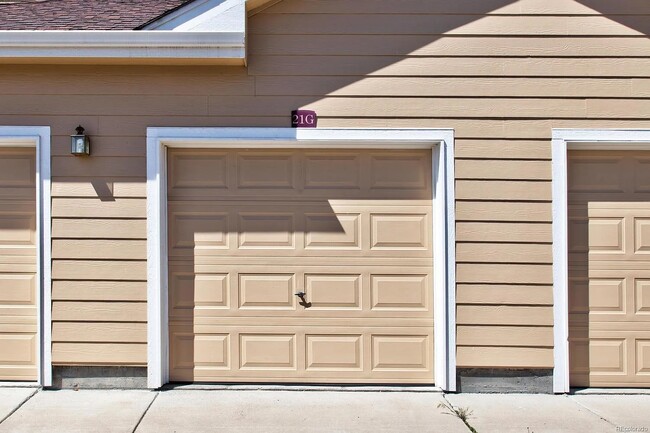 Building Photo - 15700 E Jamison Dr
