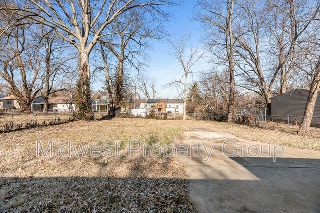 Building Photo - 161 Anistasia Dr