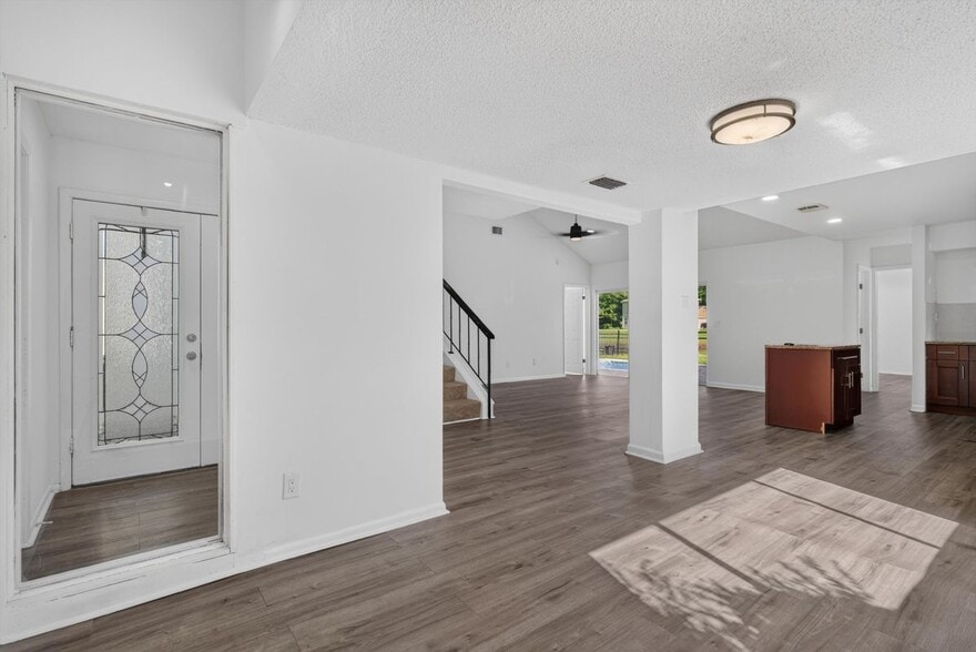 Building Photo - 7812 Linkside Dr