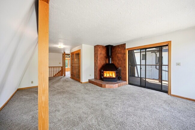 Building Photo - $2,895.95, with $200 Off Cleaning Voucher, 3 Beds - 2 Bath, Single Family Home in Denver with Was...