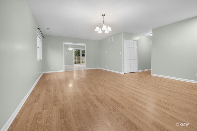 Building Photo - 309 Thistle Dr