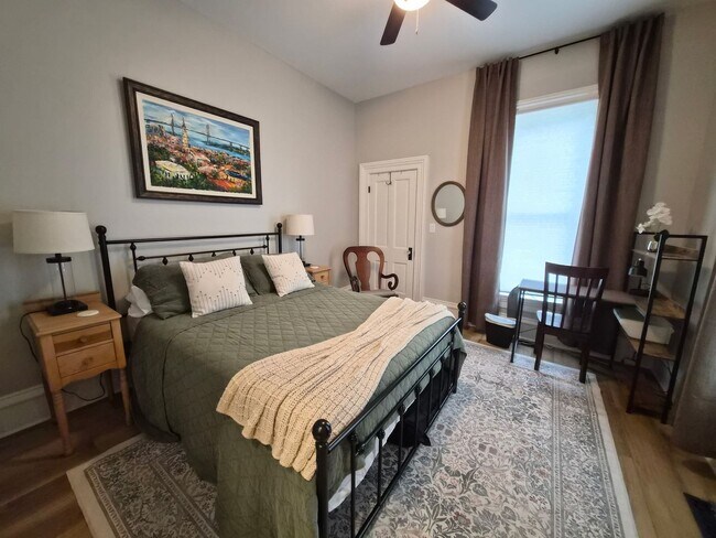 Building Photo - Full Furnished 2 Bed/1 Bath with Utilities Included
