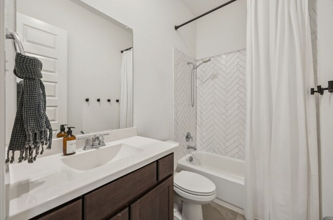 Building Photo - 448 Wildwood Ct