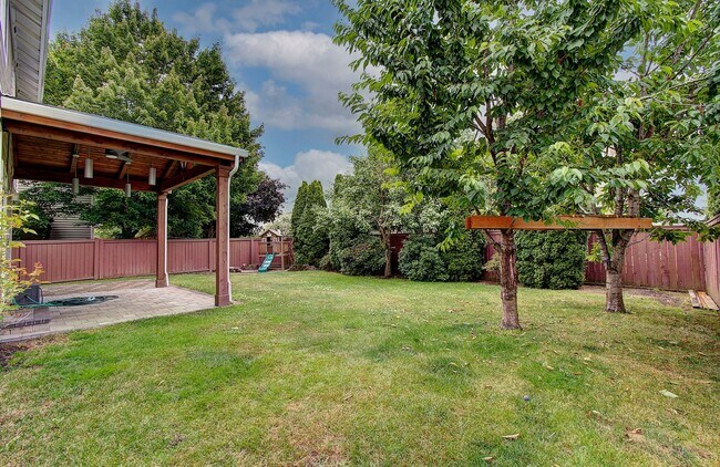 Building Photo - Large 2 Story 4bd 2.5ba Home in Vancouver