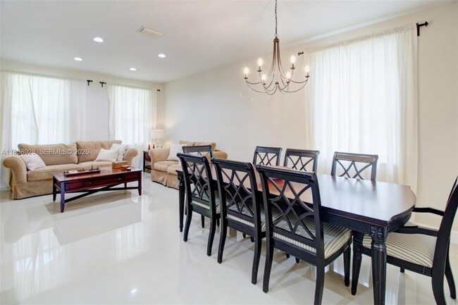 Building Photo - 1610 Sandpiper Cir