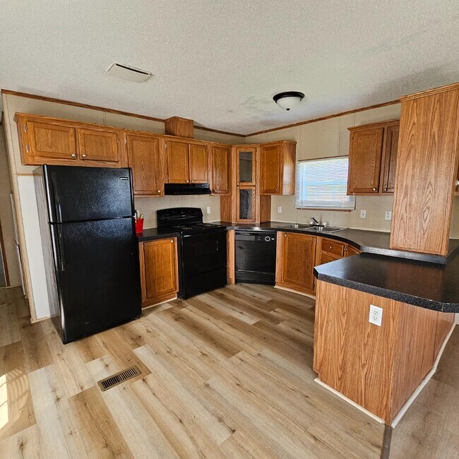 Building Photo - 318 St Charles Bypass