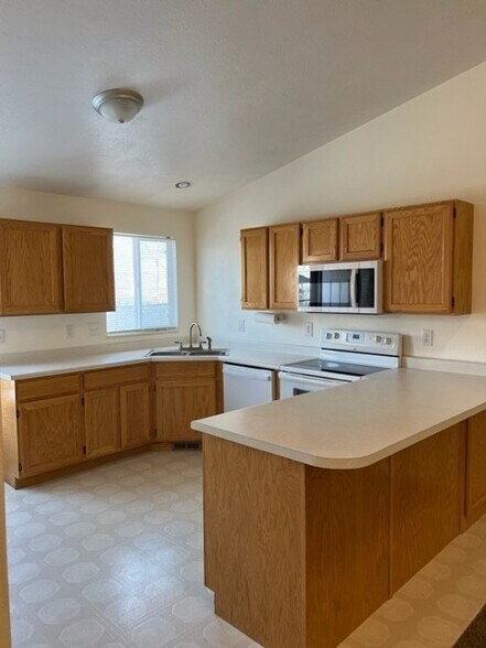 Building Photo - 621 Hunter Way
