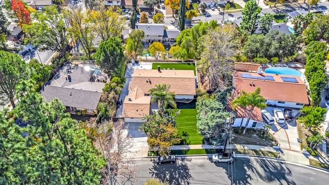 Building Photo - 5565 Ostin Ave