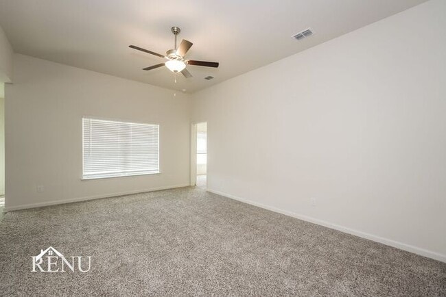 Building Photo - 123 Palomino Bnd Dr