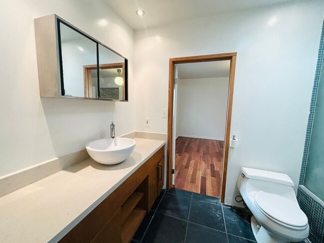 Building Photo - 1400SilverLakeBlvd