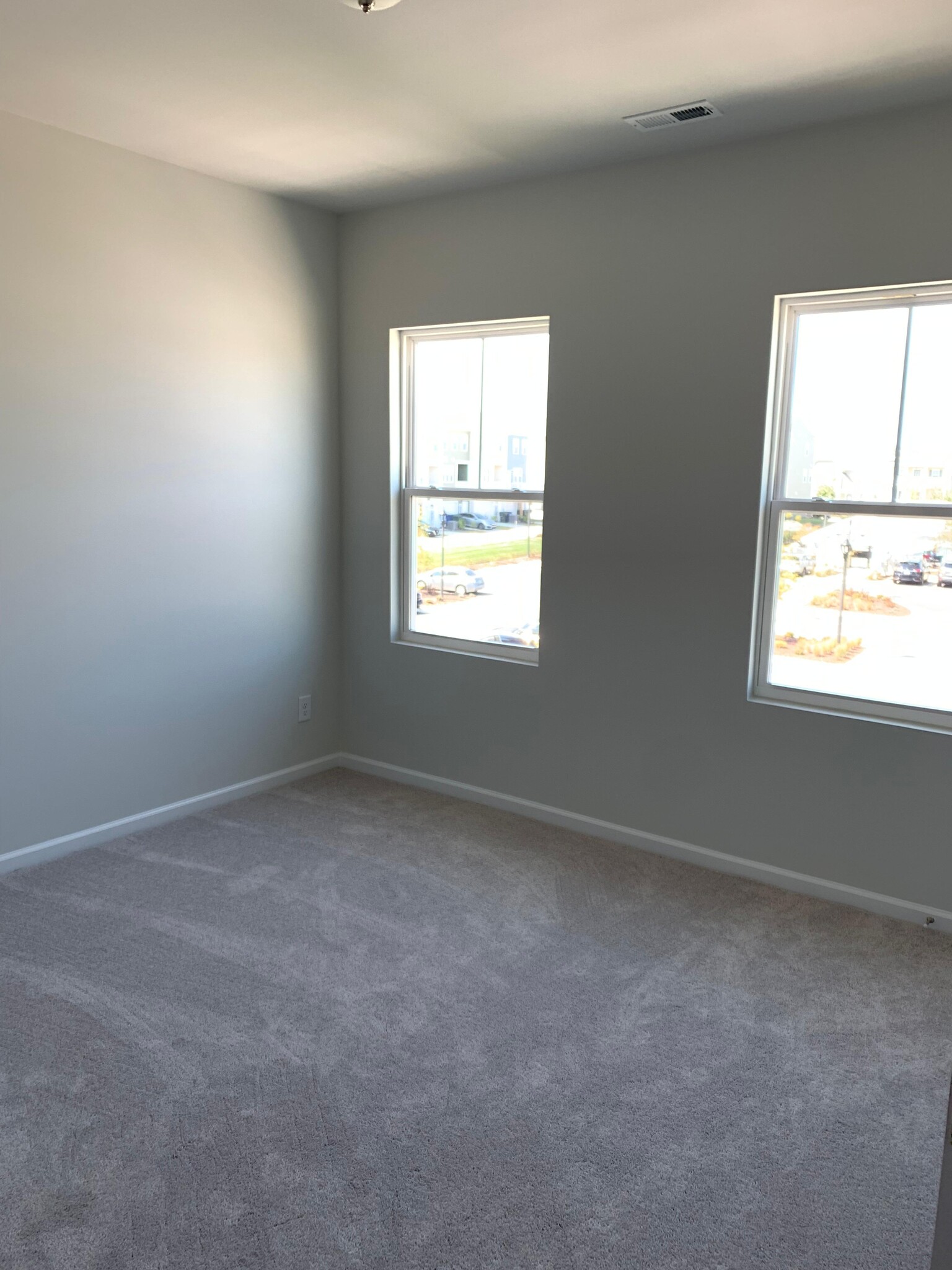 Building Photo - 5316 Daydream Dr