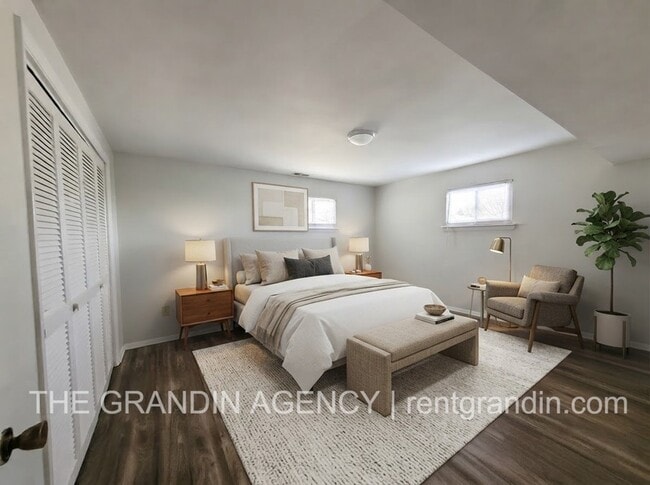 Building Photo - 916 Pyrtle Dr