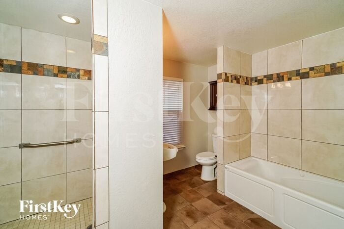 Building Photo - 11719 Paddlebrook