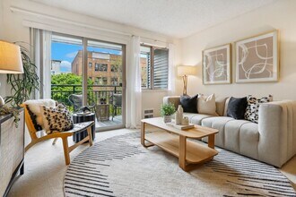 Building Photo - 1bd/1ba Seattle Condo