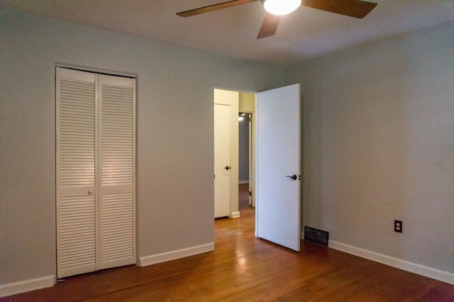 Building Photo - Beautiful Three-Bedroom with Fenced Yard i...