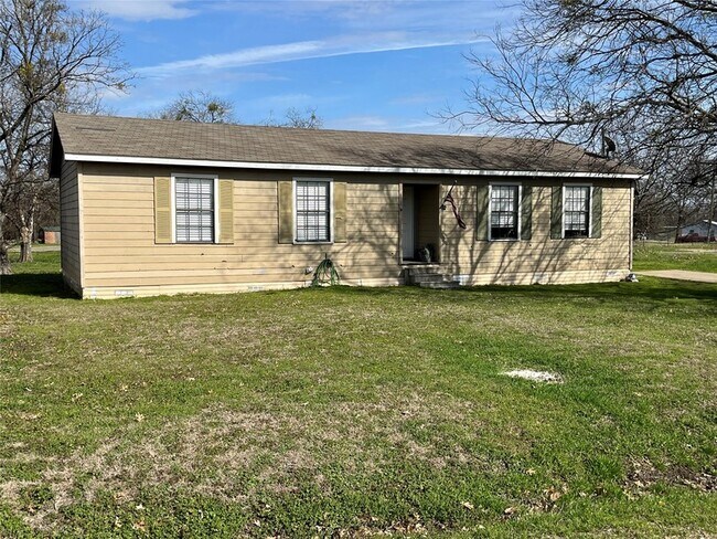 Building Photo - 1502 Daffan Ave