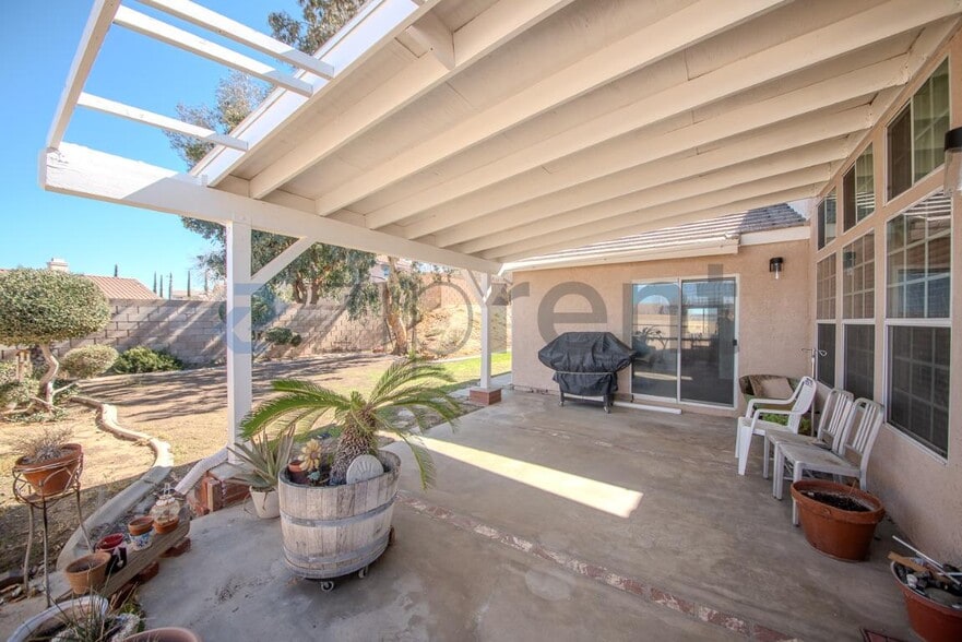 Building Photo - 38502 Juniper Tree Rd