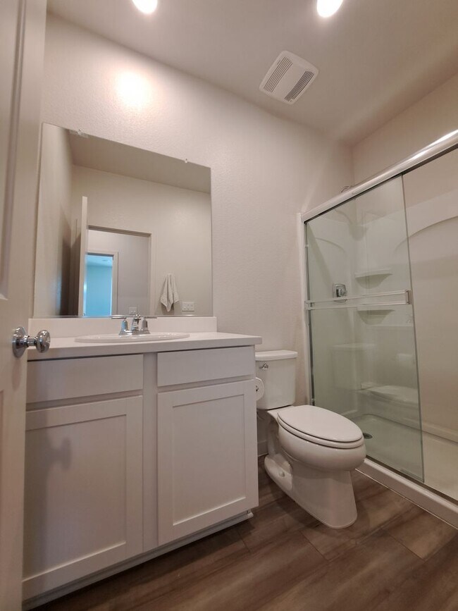Building Photo - Beautiful, Almost New Home in Monte Verde ...