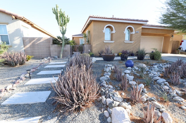 Building Photo - 62679 S Starcross Dr