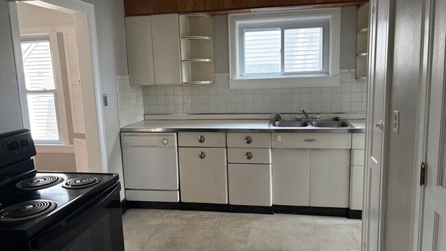 Building Photo - 2507 Brookview Blvd
