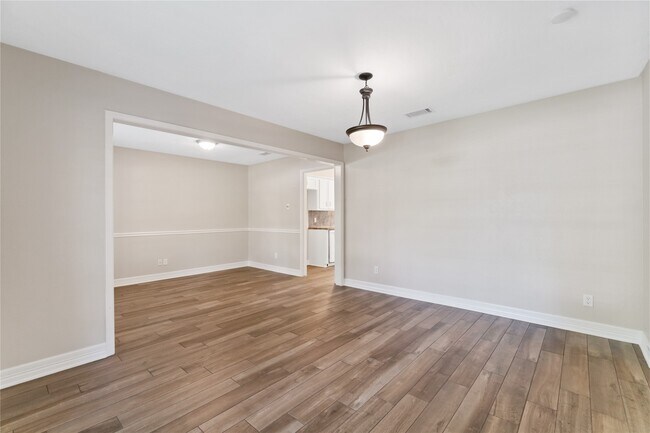 Building Photo - 25814 Leafywood Dr