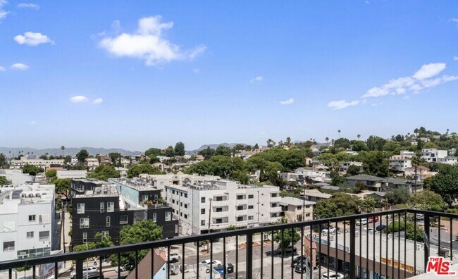 Building Photo - 3105 Bellevue Ave