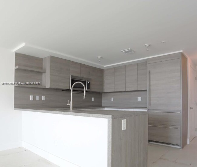 Building Photo - 400 Sunny Isles Blvd