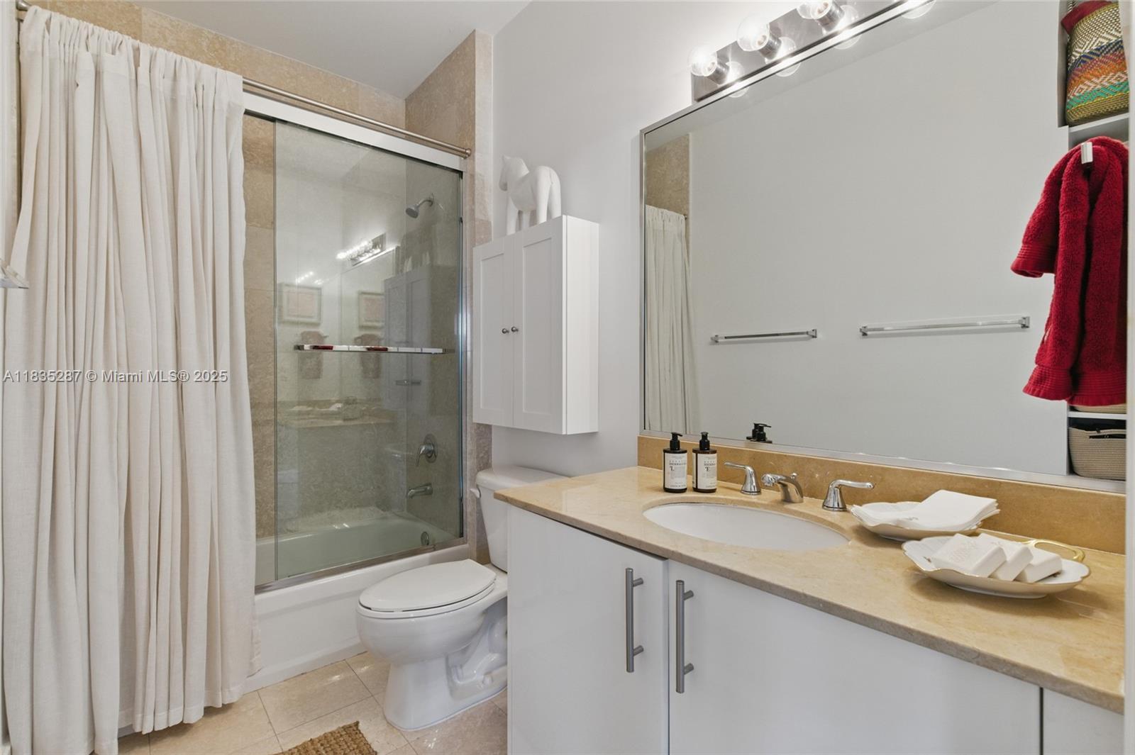 Building Photo - 2701 SW 3rd Ave