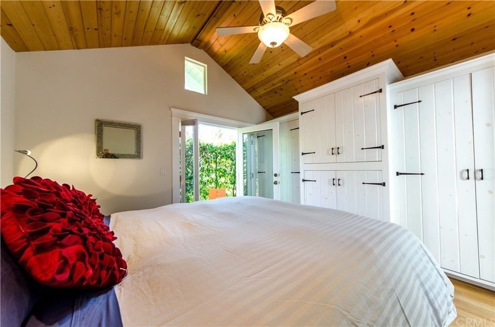 Bedroom and Closet Wall - 1328 Electric Ave