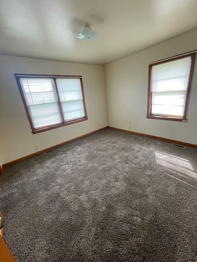 Building Photo - 1201-1203 Eisenhower