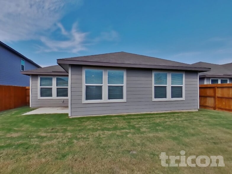 Building Photo - 13538 Paxton Blvd