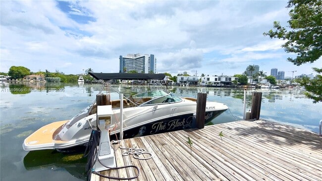 Primary Photo - 145 N Shore Dr