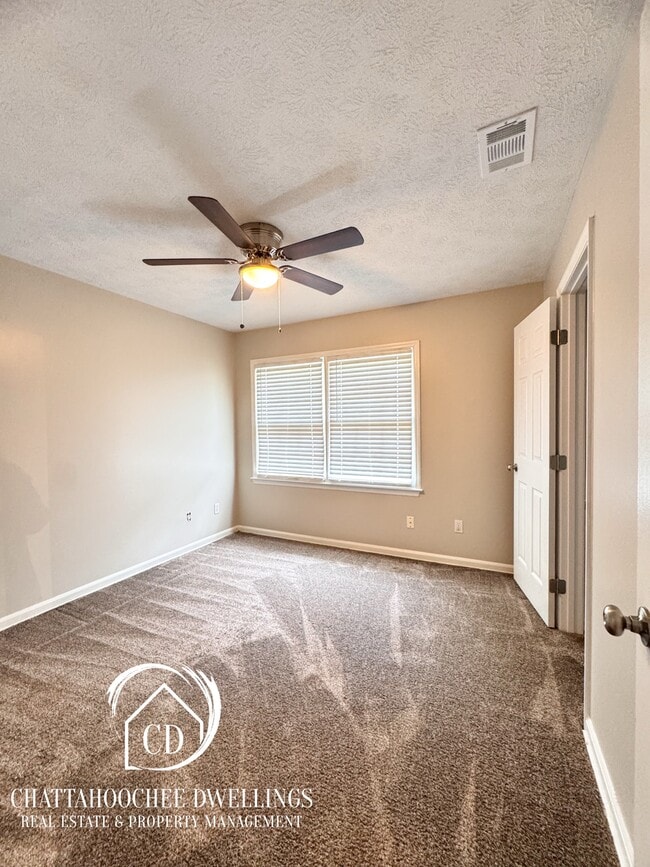 Building Photo - 6625 Charter Oaks Cir