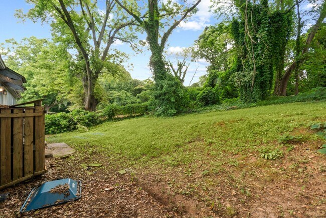 Building Photo - Duplex - For Rent West Side $ 1200.00/Month