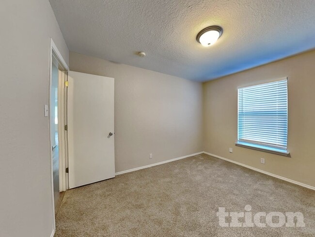 Building Photo - 9603 Kennebec Way