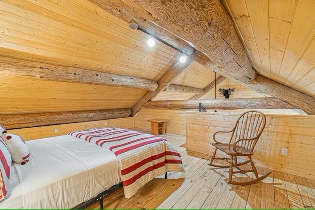 Building Photo - Furnished Log Cabin Extended Stay Summer Rental