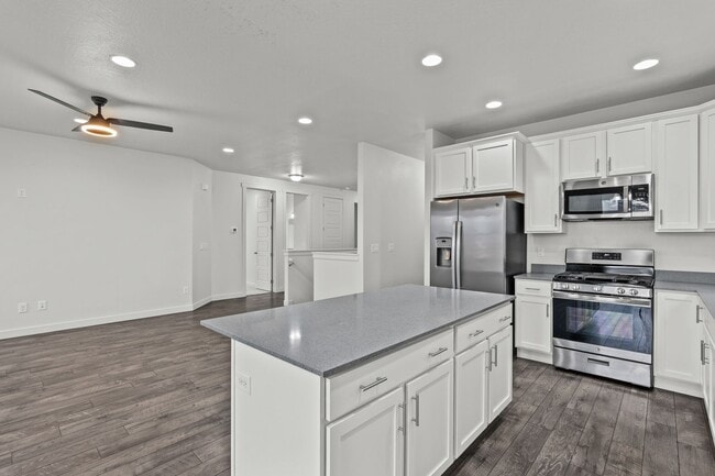 Building Photo - Beautiful 5 Bed / 3 Bath Single-Family Home in Lindon