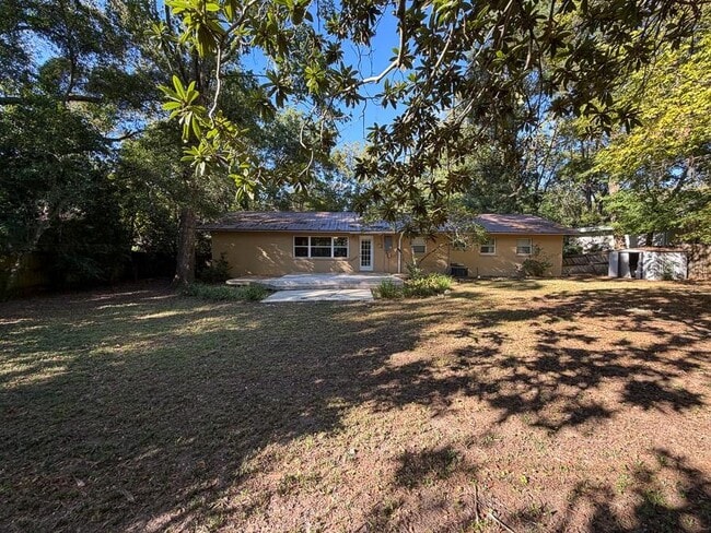 Building Photo - 3027 NW 1st Ave