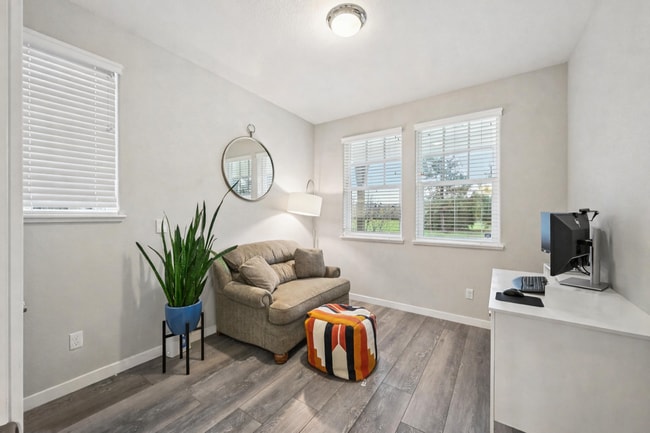 Building Photo - 816 Wellington Pl