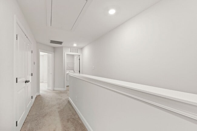 Building Photo - Beautifully Kept 2-Bedroom Townhome in Dur...