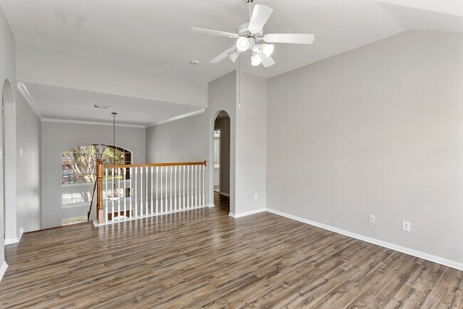 Building Photo - 22012 Royal Timbers Dr